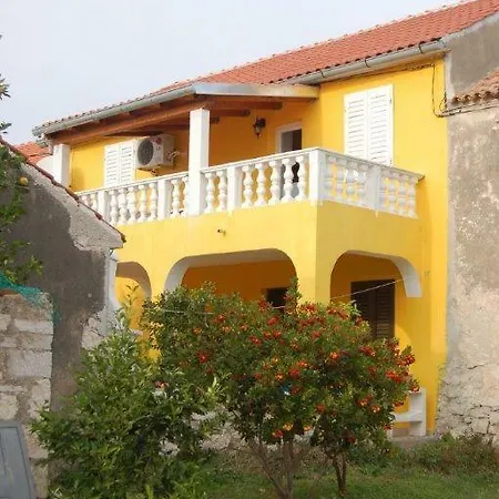 Typical Old House * Verunić